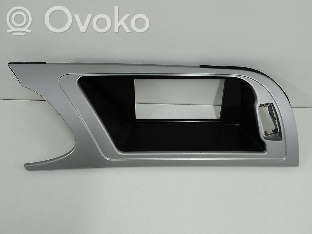Audi A4 S4 B8 8K Konsola środkowa / Radio / GPS 