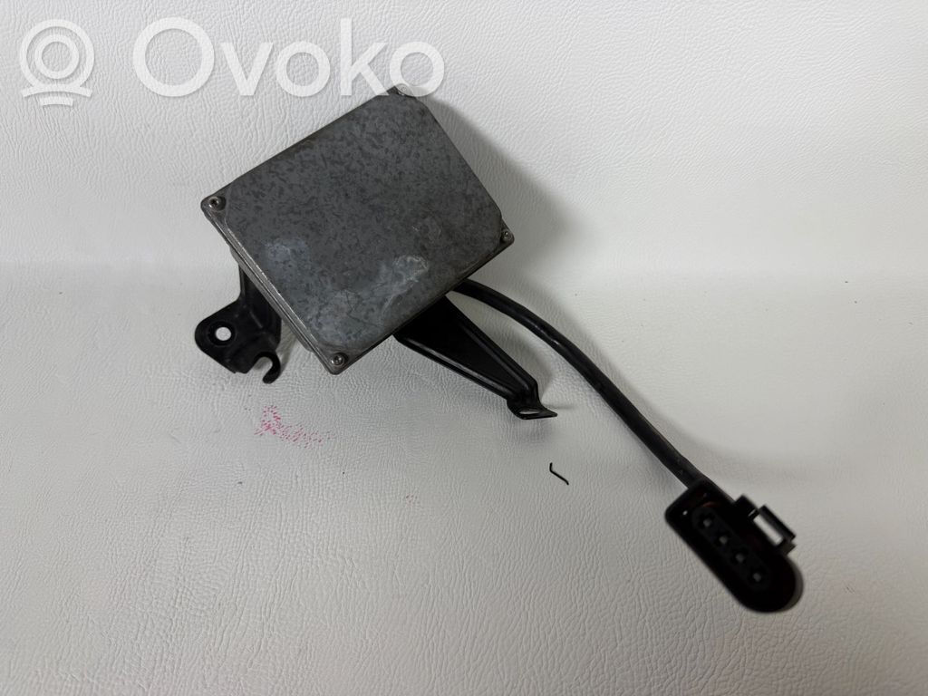 Audi TT Mk1 Ajovalojen virranrajoitinmoduuli Xenon 