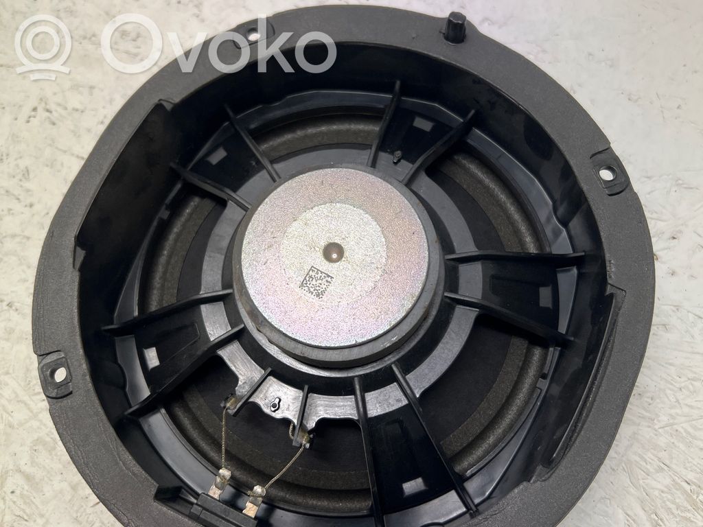 Audi A5 Garsiakalbis (-iai) priekinėse duryse 