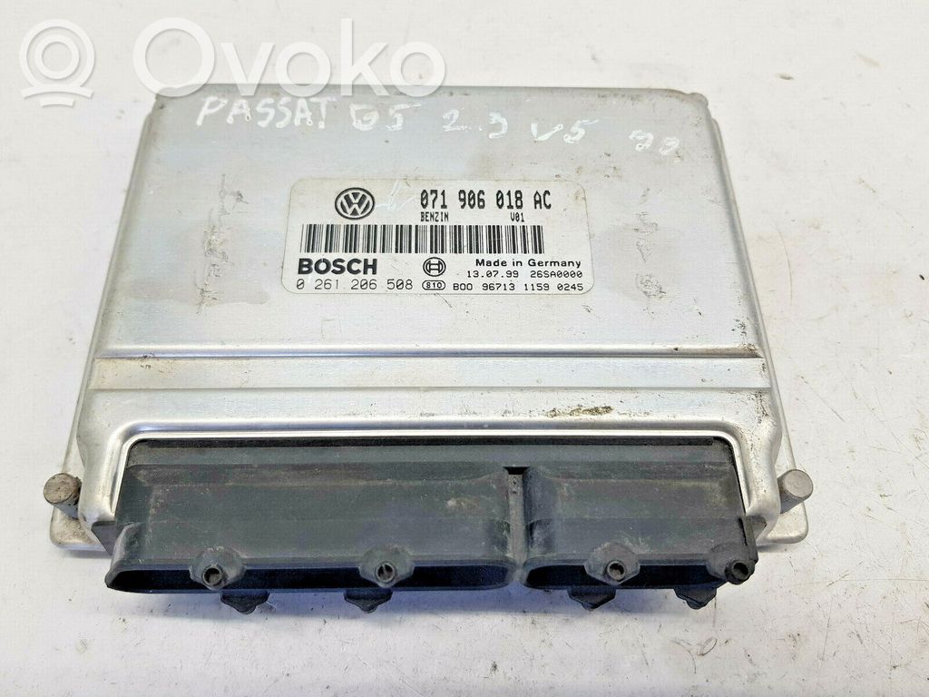 Volkswagen PASSAT B5 Engine control unit/module 