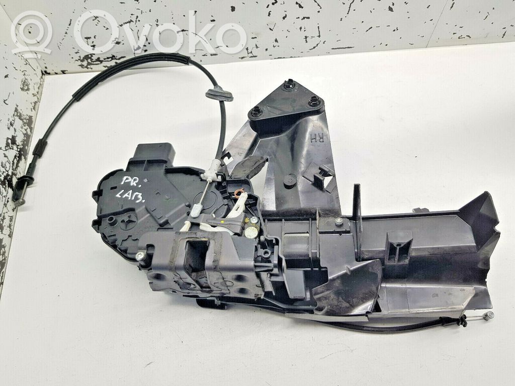 Ford Focus Priekšpusē slēdzene 