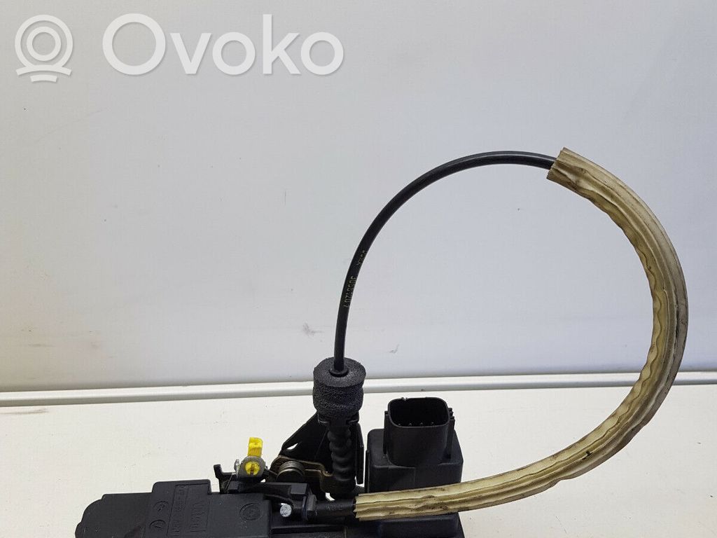 Volvo XC90 Zamek drzwi tylnych 