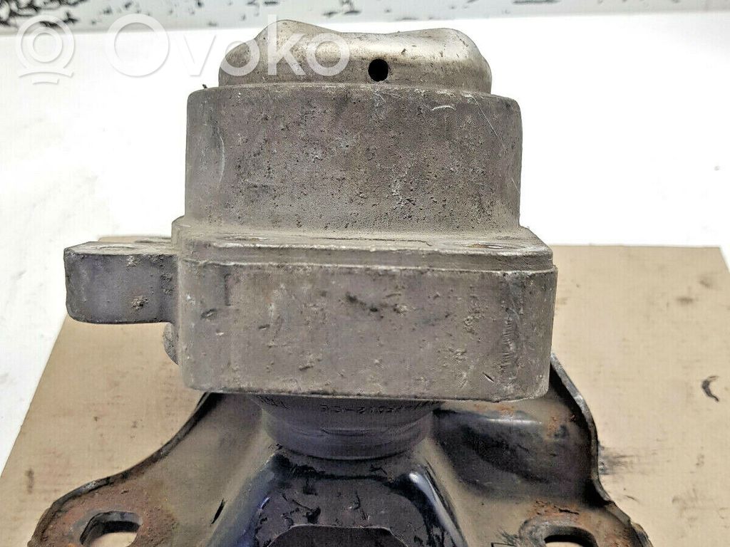 Ford Mondeo Mk III Engine mount bracket 