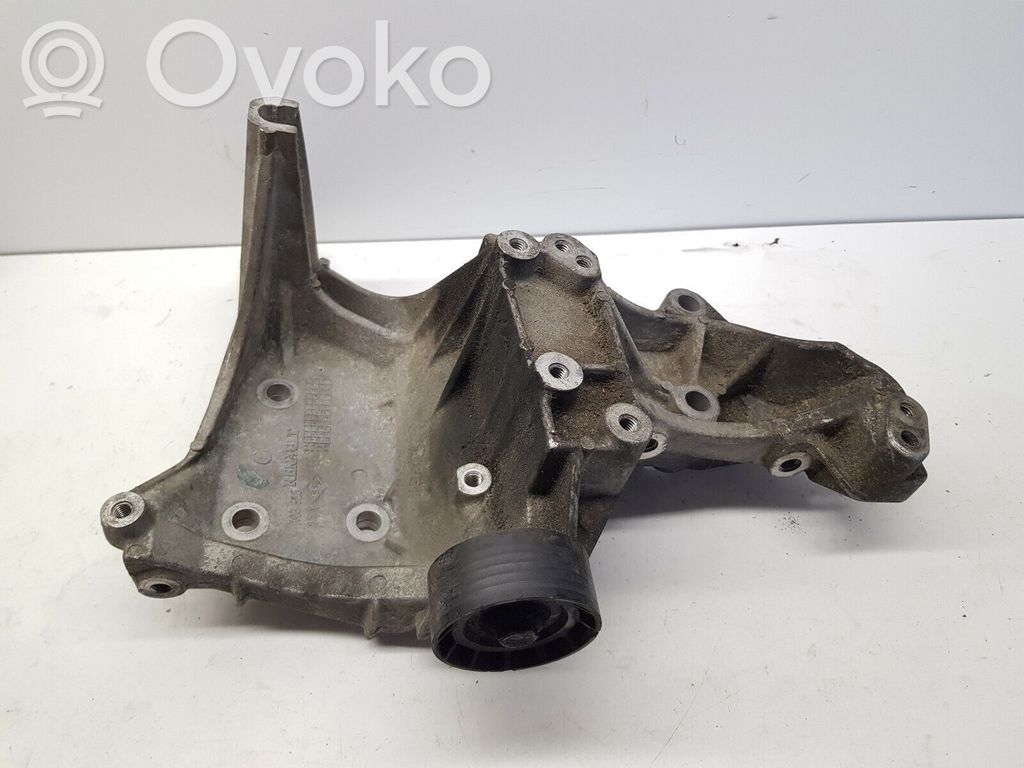 Renault Scenic I Engine mounting bracket 