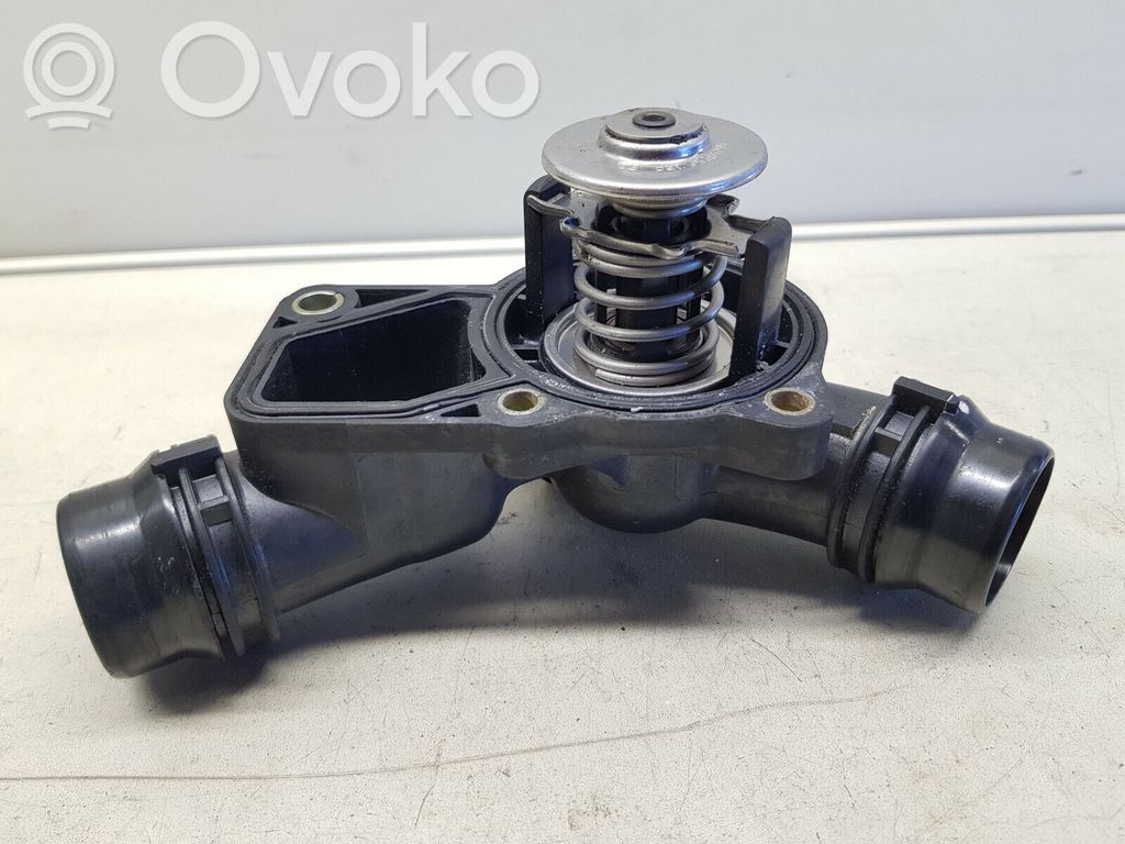 BMW 5 E60 E61 Termostats / termostata korpuss 