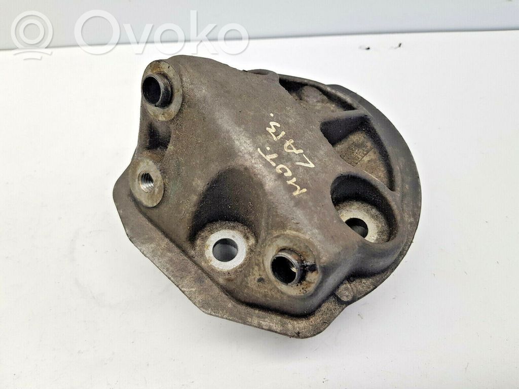 Citroen C4 I Engine mounting bracket 