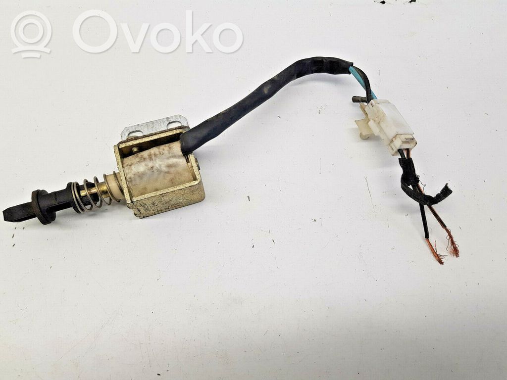 Alfa Romeo 166 Siłownik klapki wlewu paliwa 