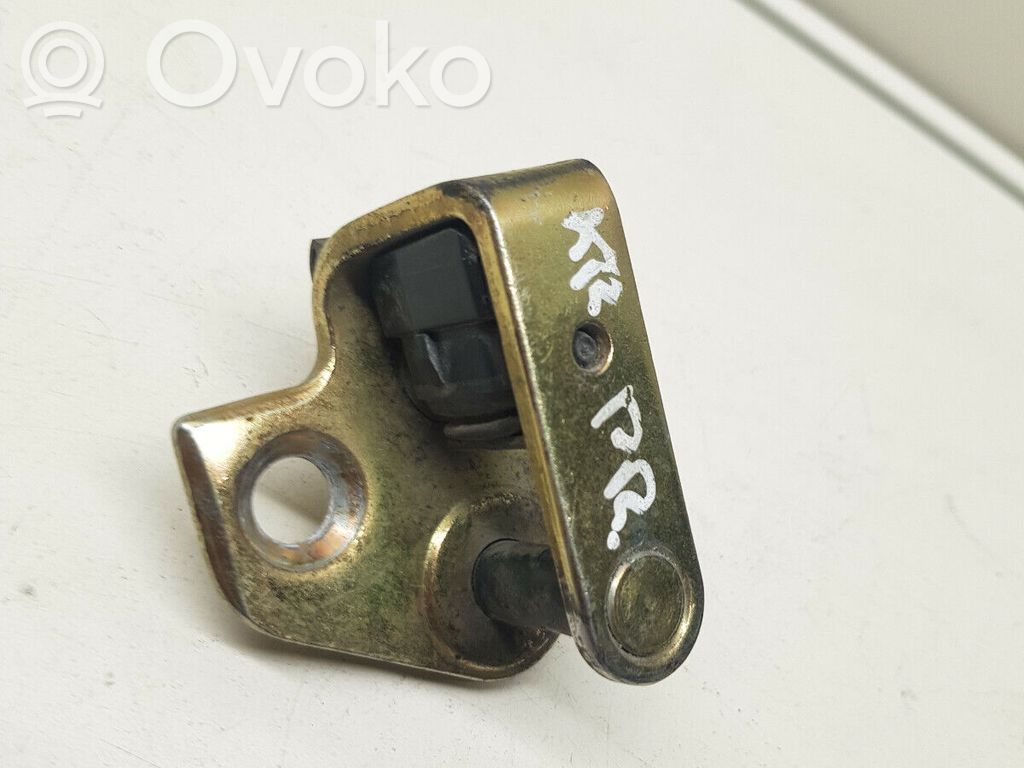 Ford Mondeo Mk III Front door lock loop/hook striker 