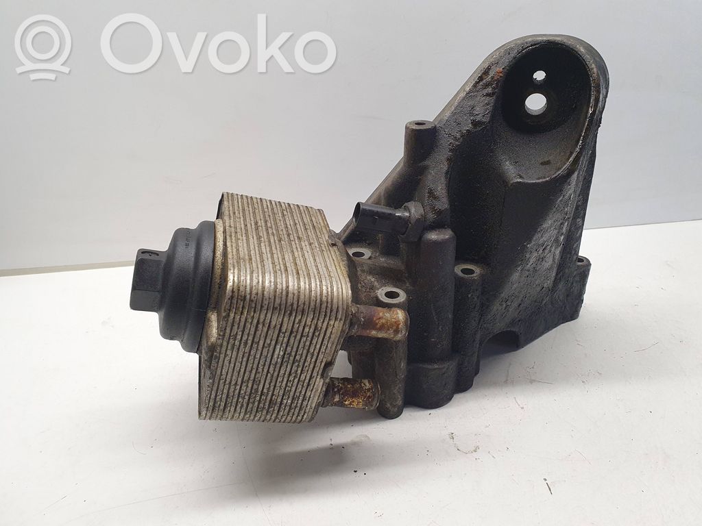 Volkswagen Touareg I Oil filter mounting bracket 