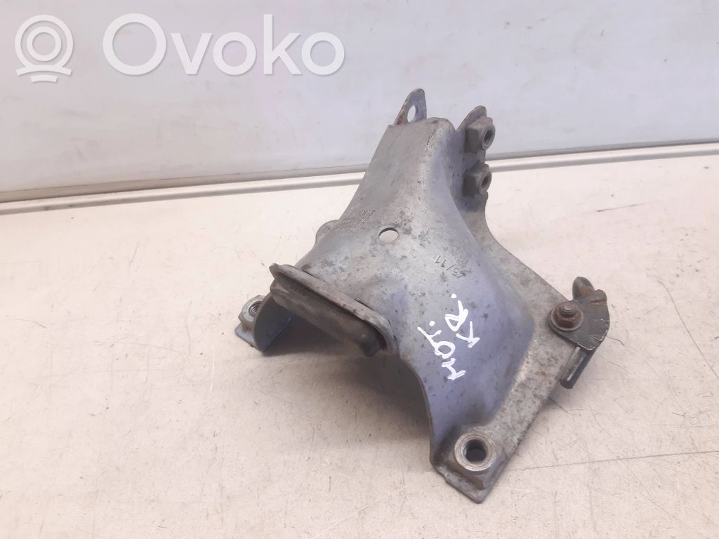Audi A8 S8 D4 4H Engine mounting bracket 