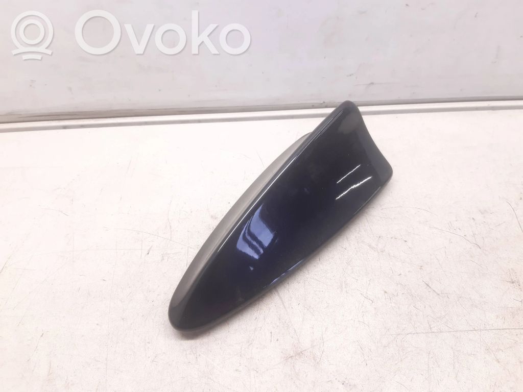 BMW X3 E83 Cubierta de la antena del techo (GPS) 