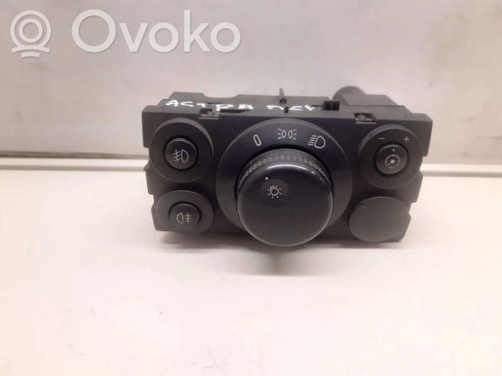 Opel Astra H Light switch 
