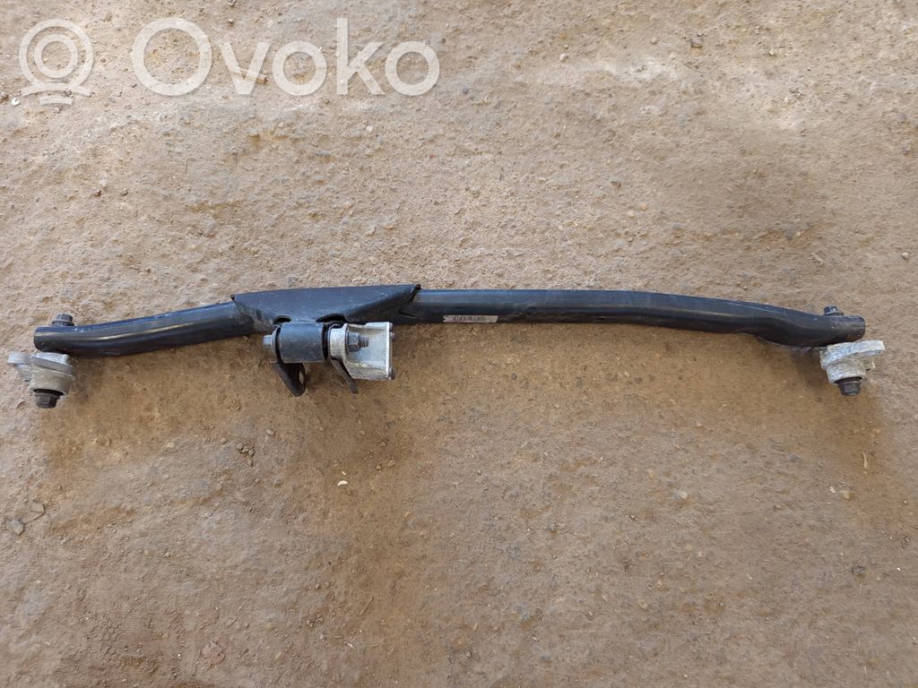 Volvo XC70 Engine mounting bracket 