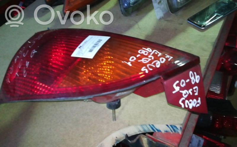 Tailgate rear/tail lights