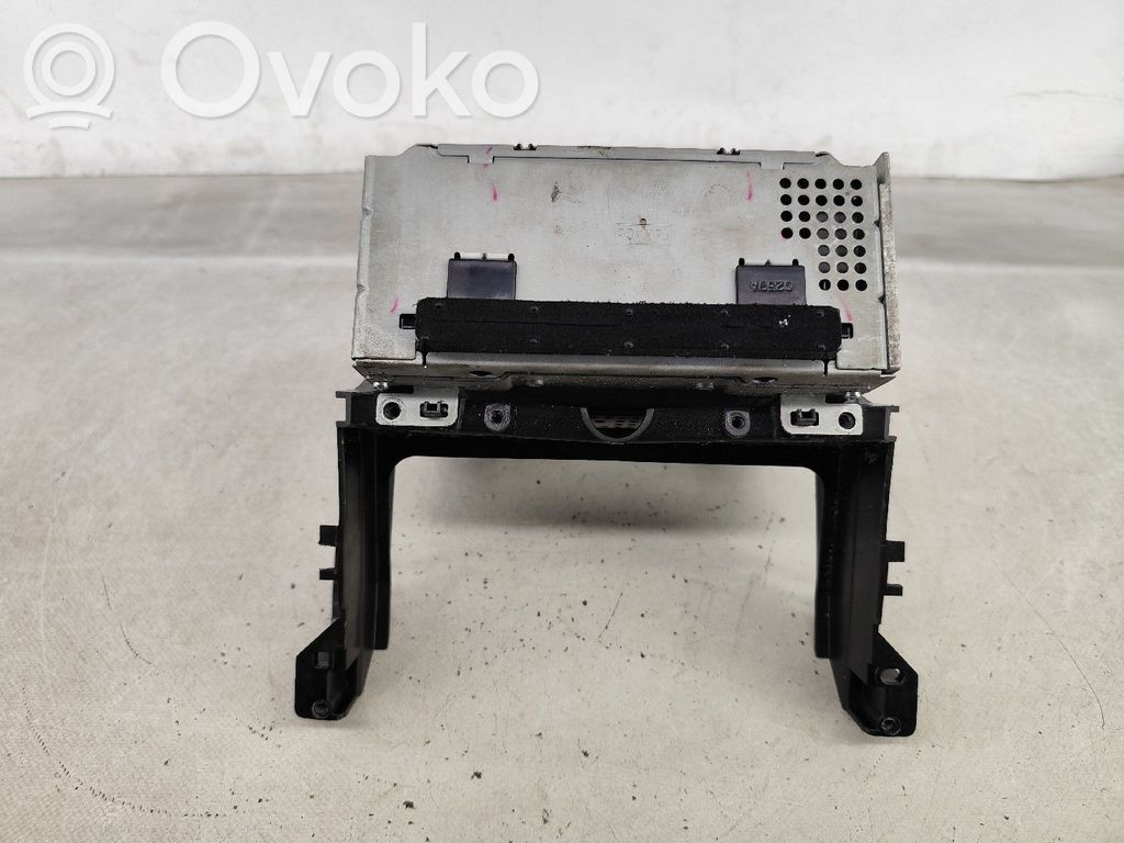 Radio / CD-Player / DVD-Player / Navigation   F1BT18C815UAH