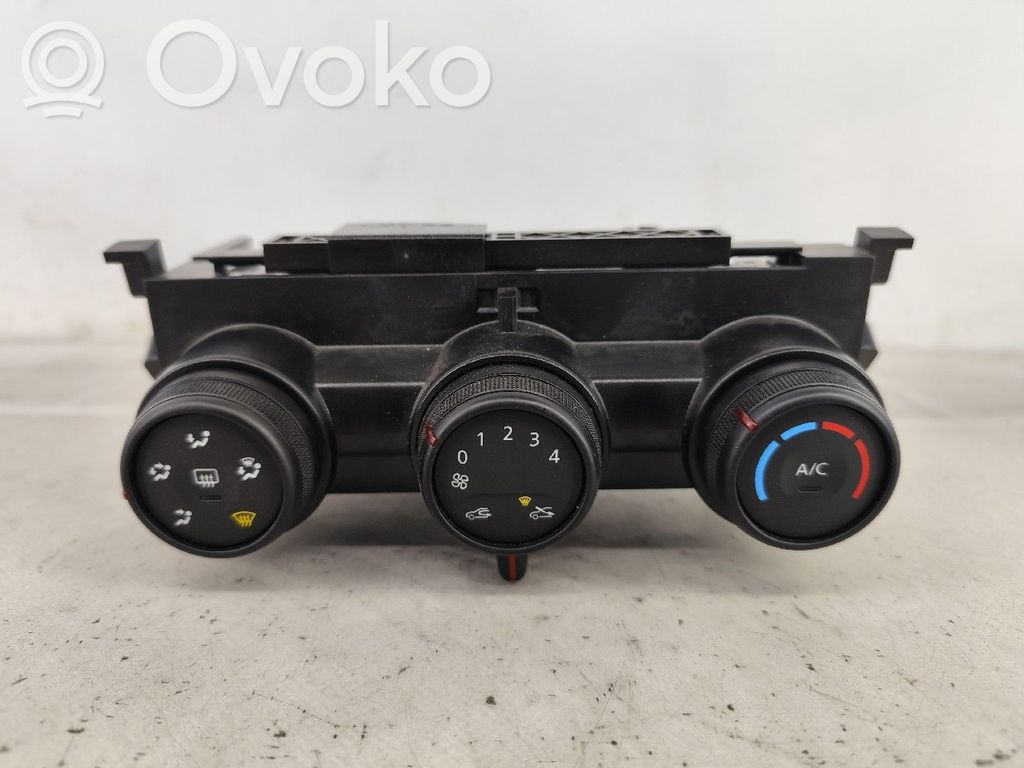 Dacia Duster II Climate control unit 