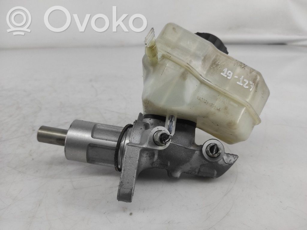 Master brake cylinder