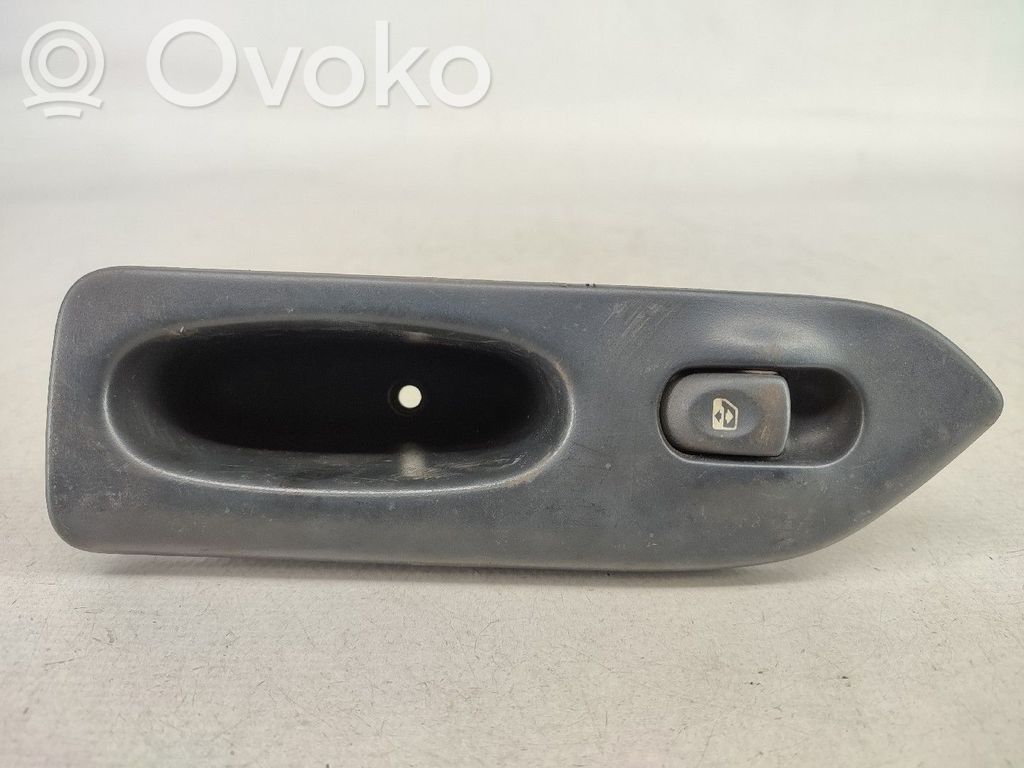 Electric window control switch   7701699605