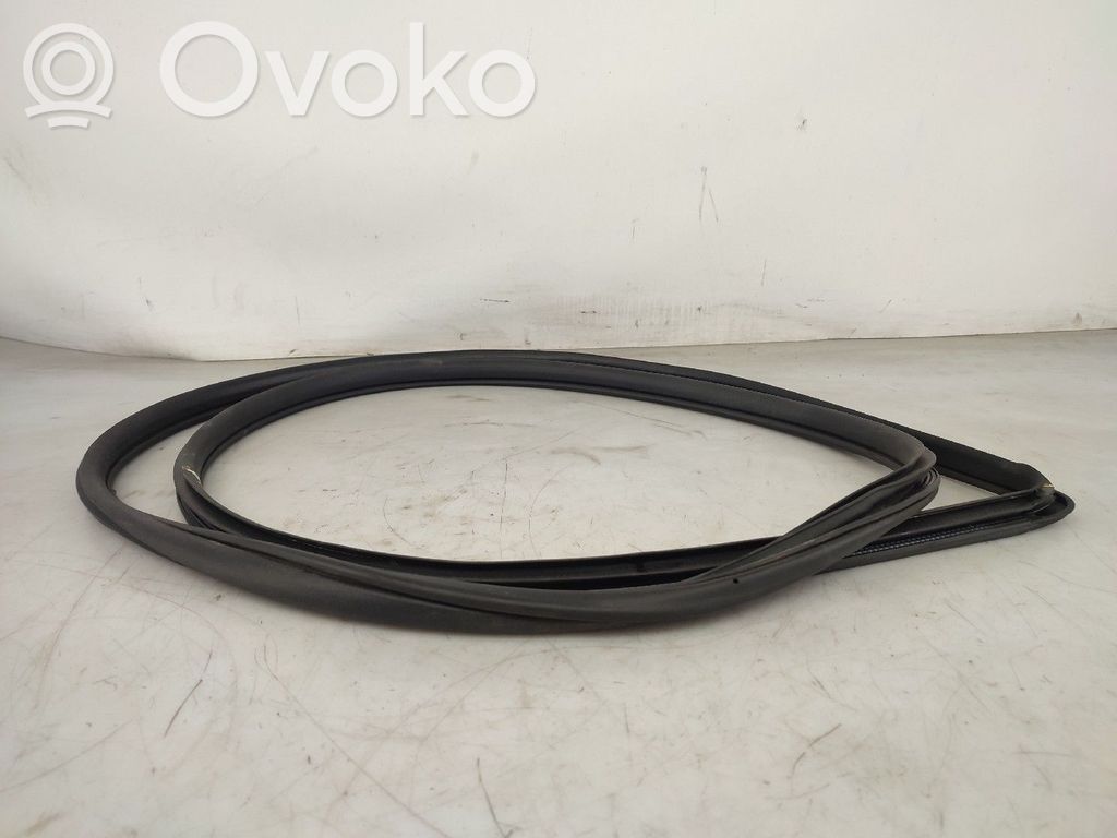 Subaru Impreza III Kita salono detalė 