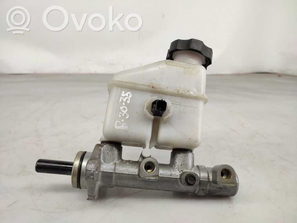 Master brake cylinder
