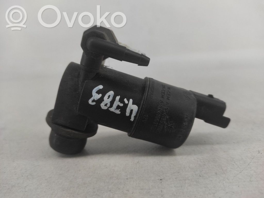 Windscreen/windshield washer pump   031805,246091
