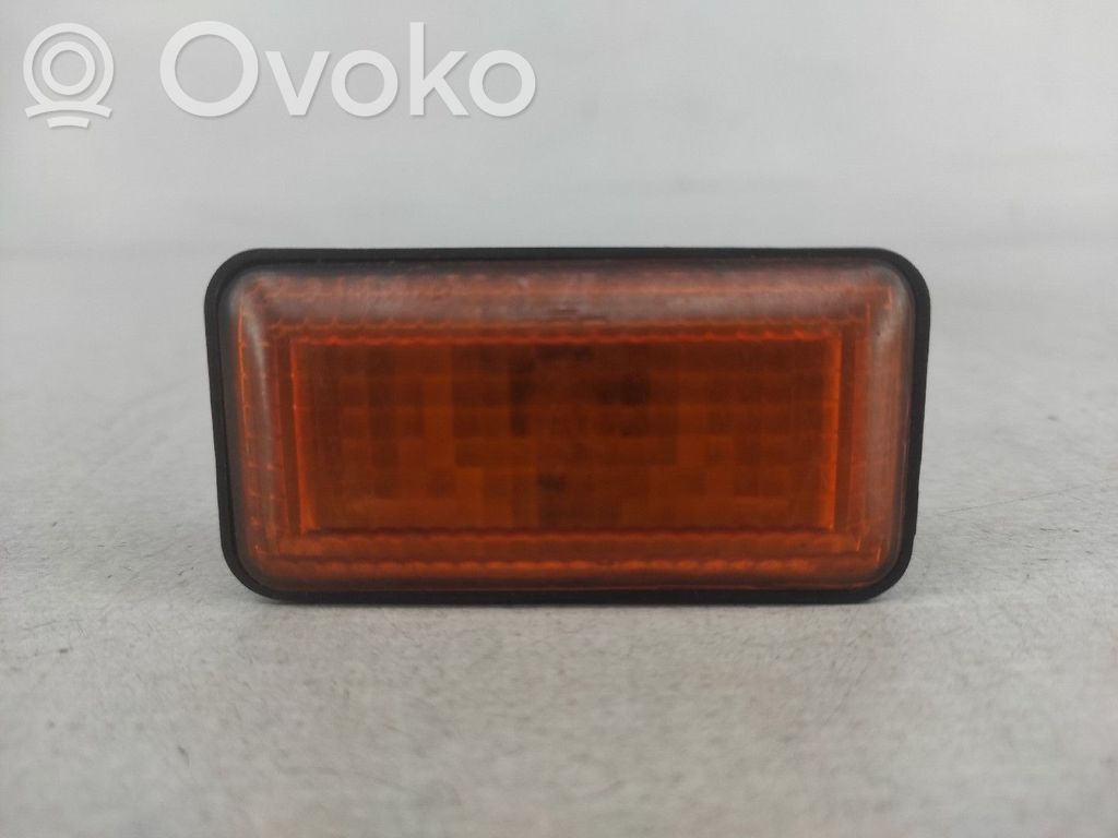 Volkswagen Golf III Blinker vorne Stoßstange 