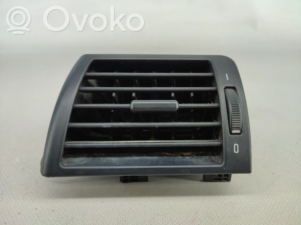 Centrālais gaisa ventilācijas režģis   64228361897