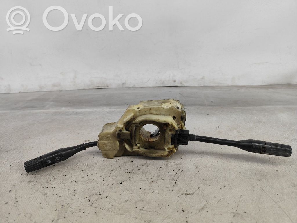 Nissan Sunny Altri interruttori/pulsanti/cambi 