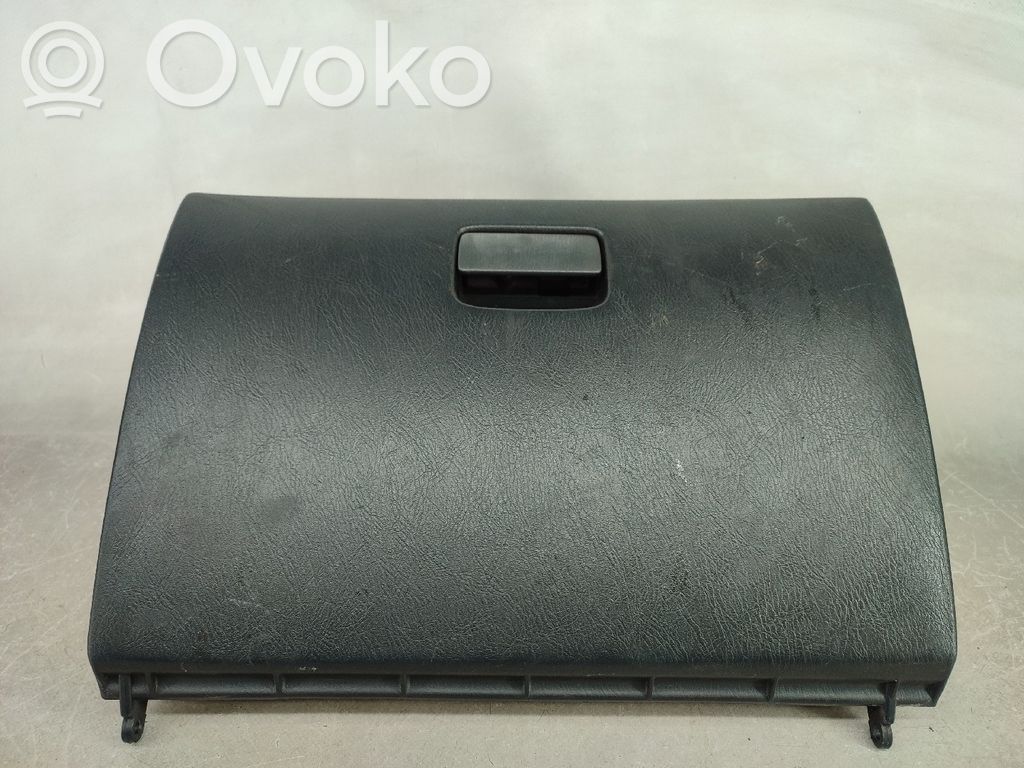 Nissan Almera Handschuhfach 