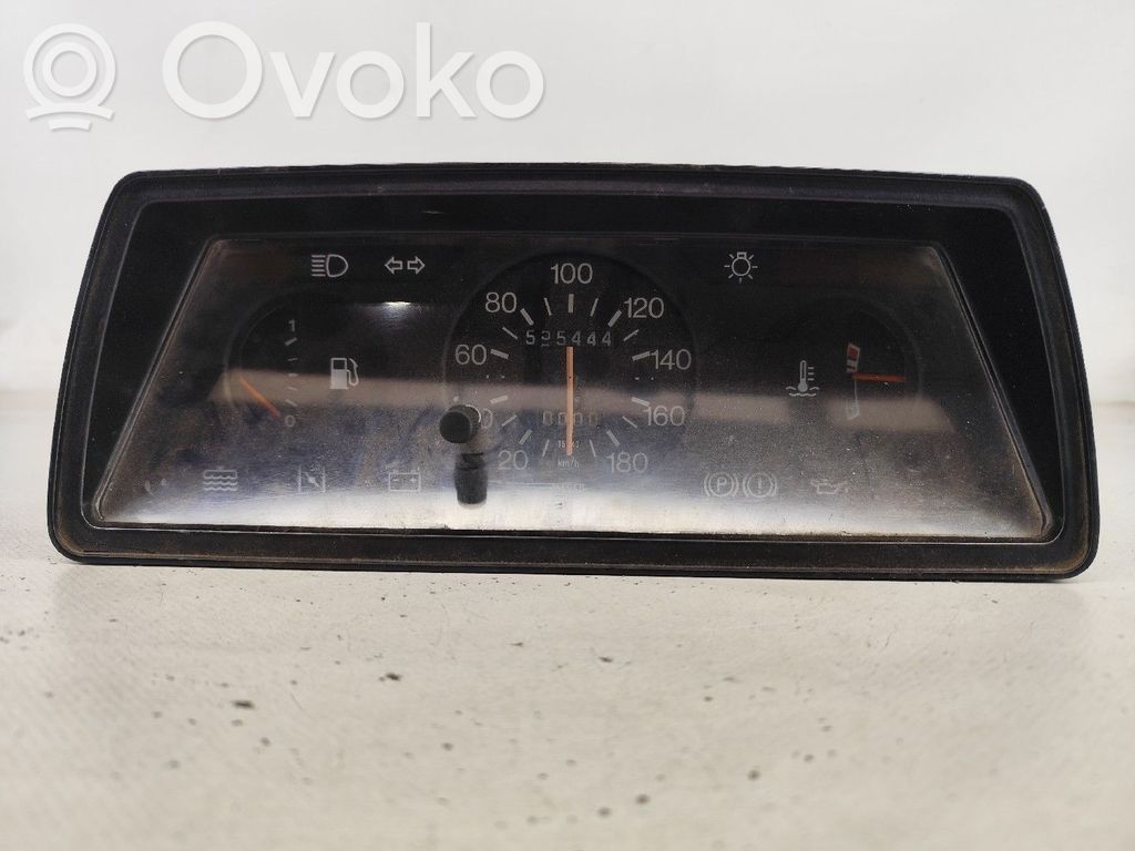 Geschwindigkeitsmesser Cockpit   8289502,555444KM