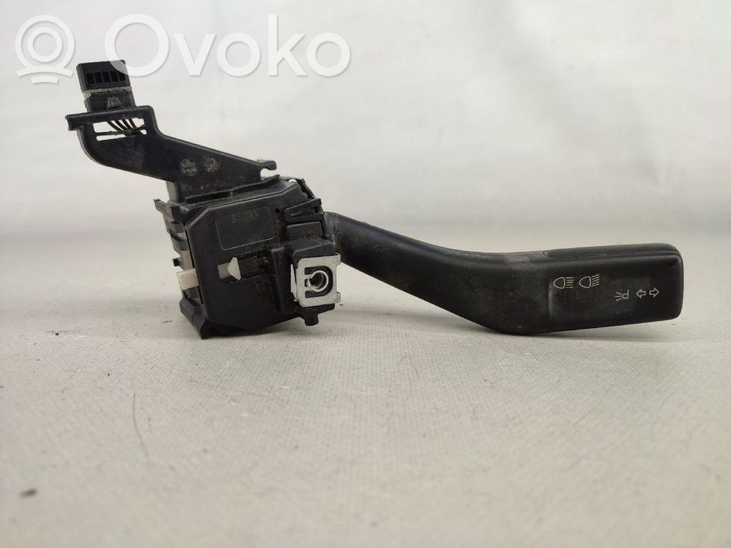 Volkswagen PASSAT B5 Leva/interruttore dell’indicatore di direzione e tergicristallo