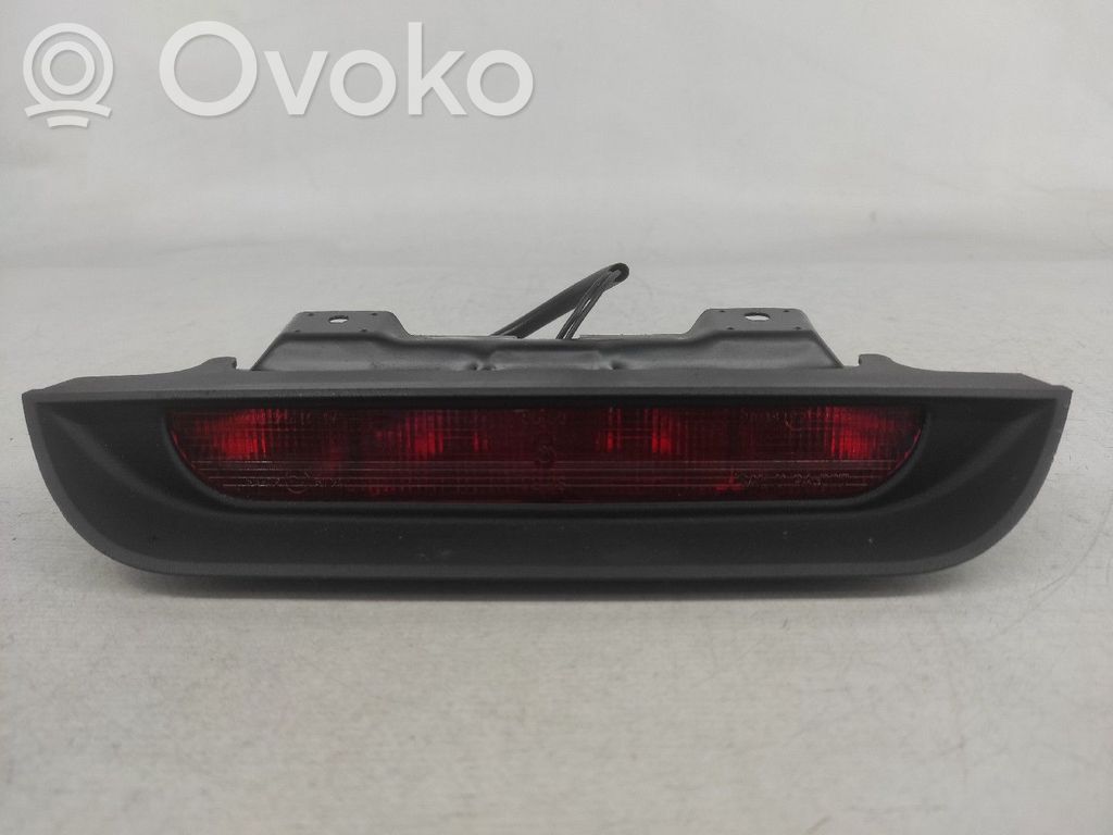 Mitsubishi Space Star Kolmas/lisäjarruvalo 