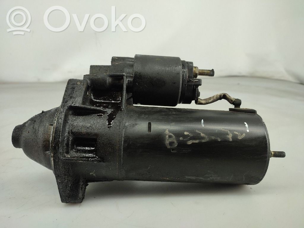 Стартер   068911024C