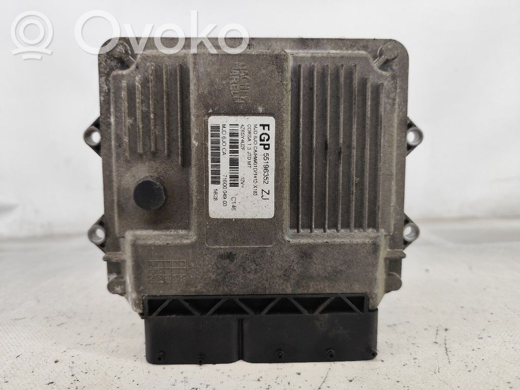 Moottorin ohjainlaite/moduuli   55196352ZJ,4Z6SY4U2F