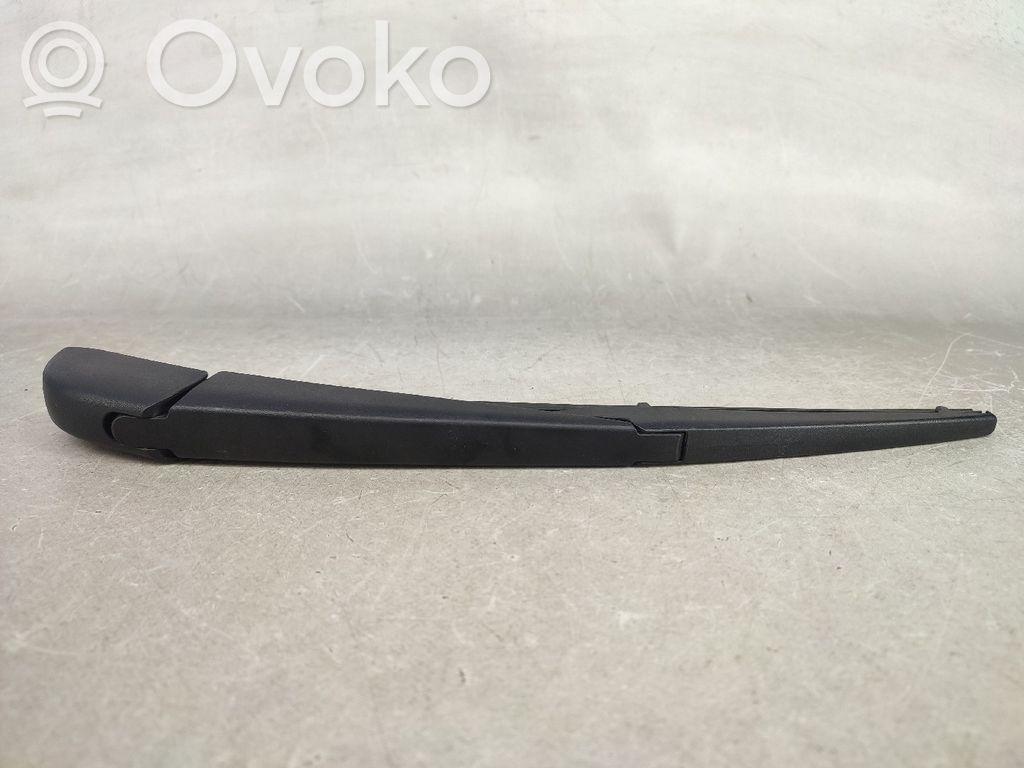 Toyota Corolla E210 E21 Ramię wycieraczki szyby tylnej 