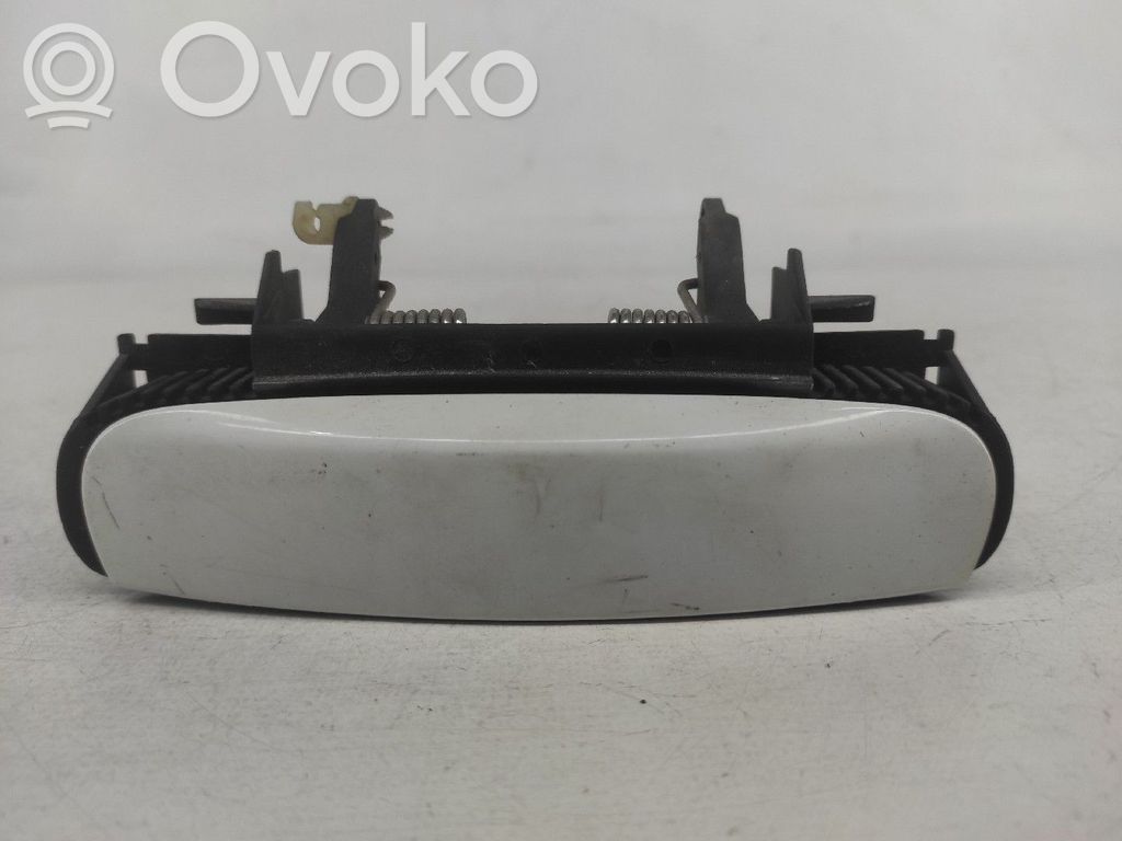 Manecilla externa puerta delantera   4B0839885