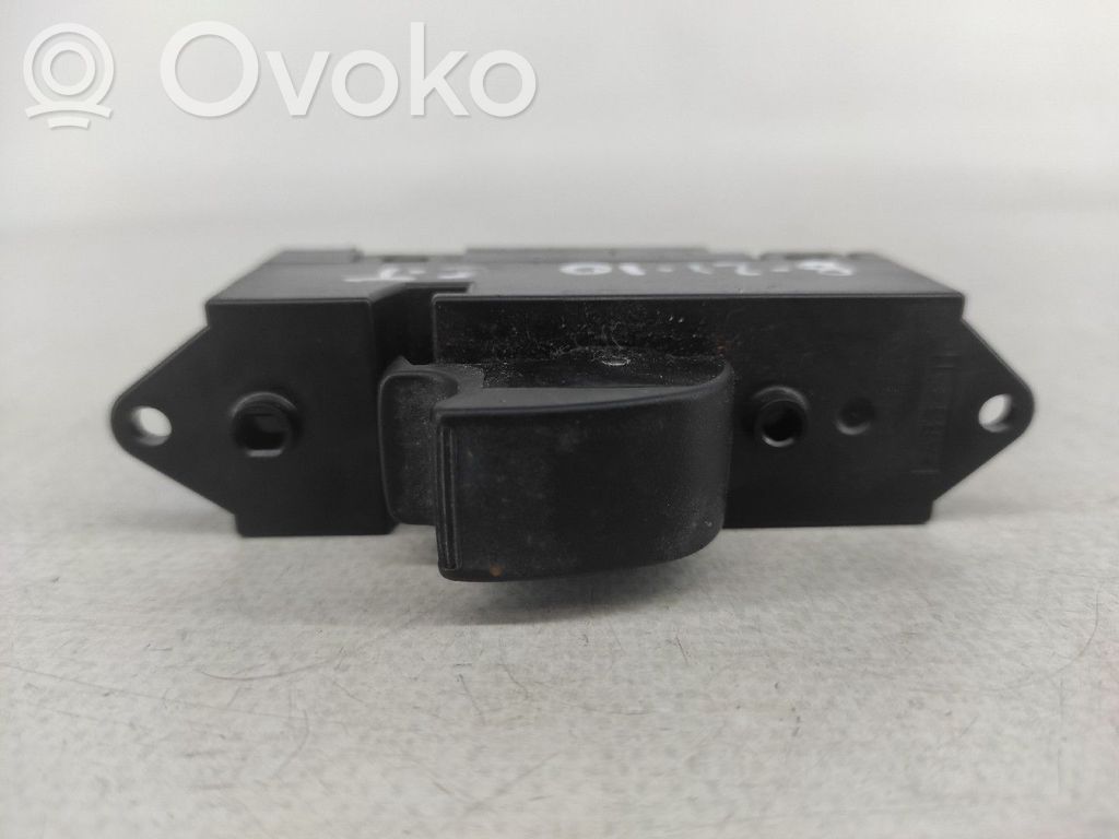 Mitsubishi Lancer VIII Electric window control switch 