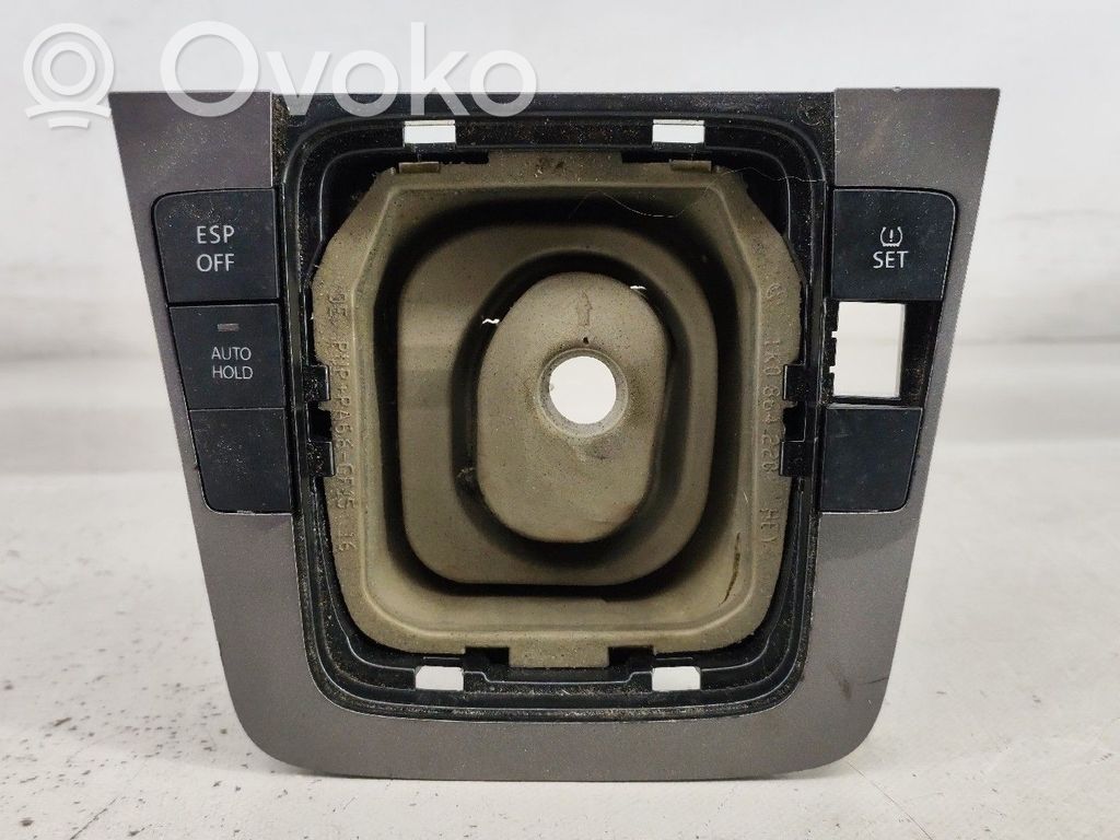 Volkswagen PASSAT B6 Rămă unitate radio/GPS 
