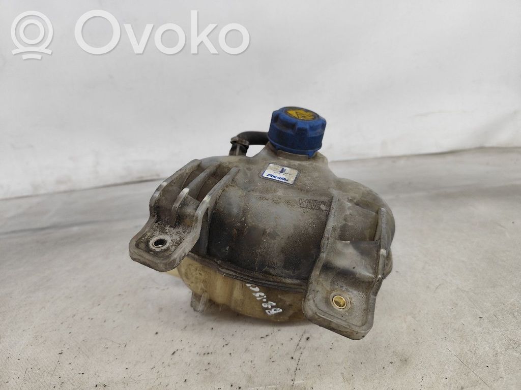 Depósito del refrigerante   C705
