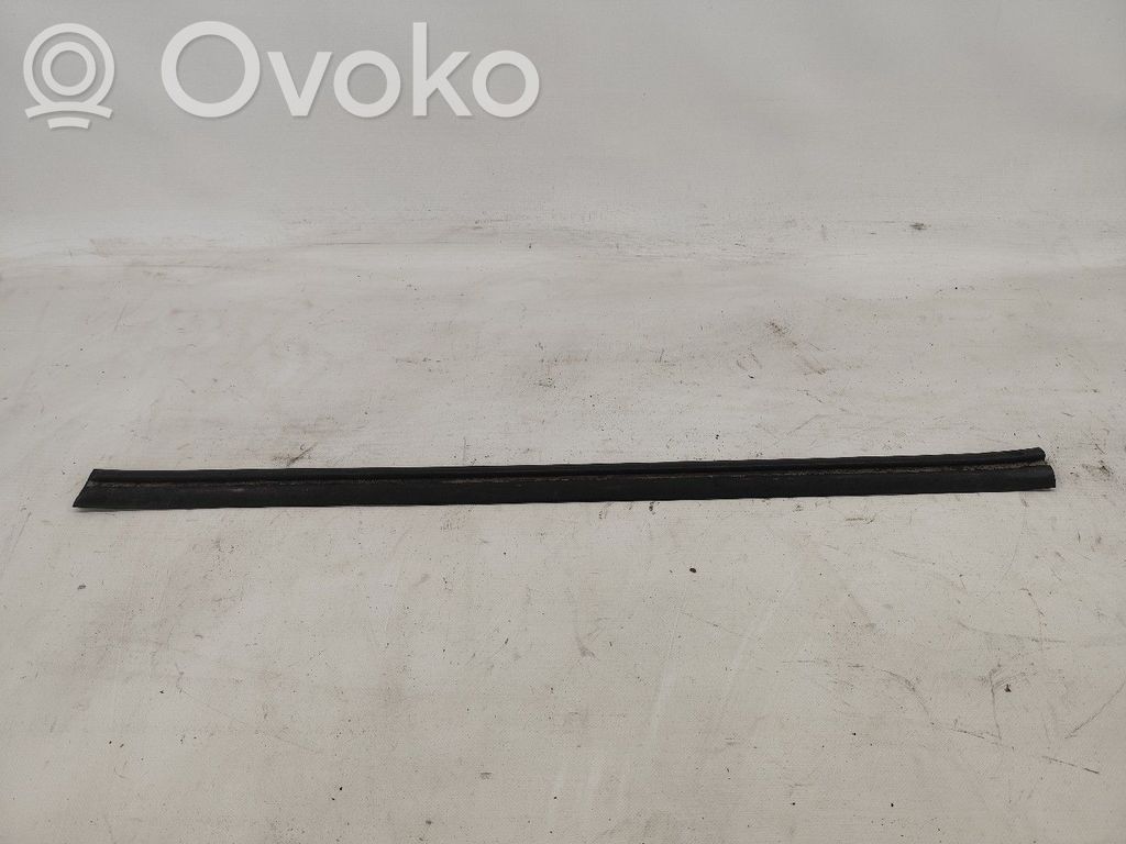 Opel Astra F Rivestimento della portiera anteriore (modanatura)