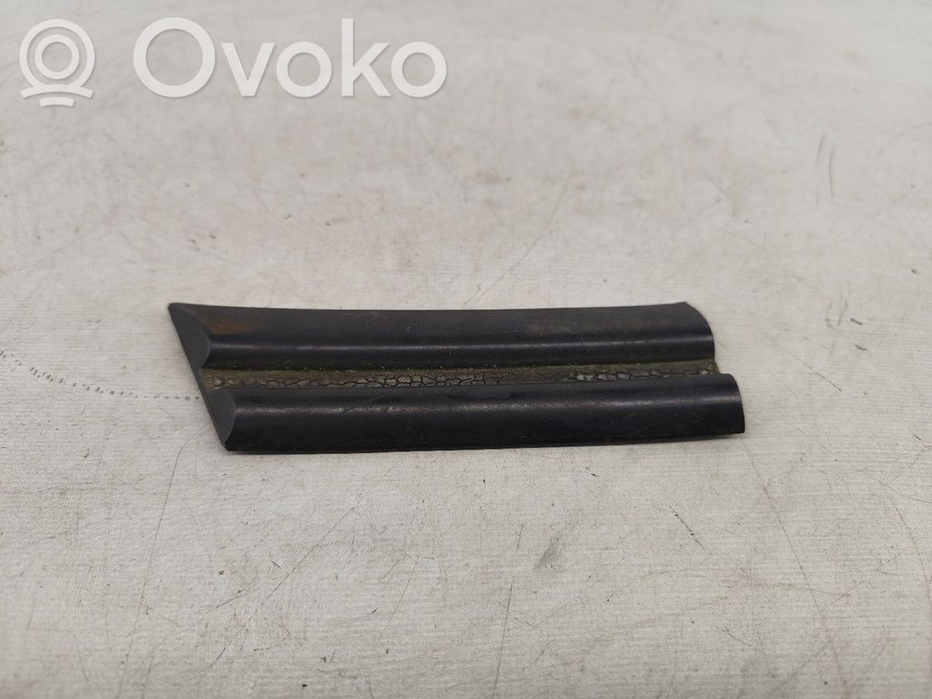 Opel Astra F Moldura de la aleta trasera 