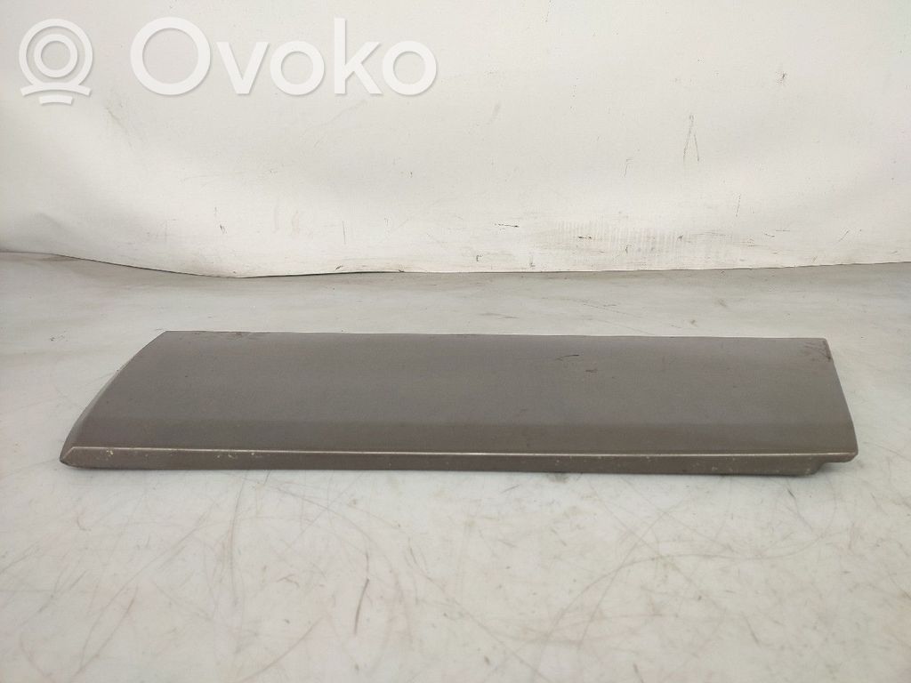 Mercedes-Benz 190 W201 Rivestimento della portiera anteriore (modanatura)