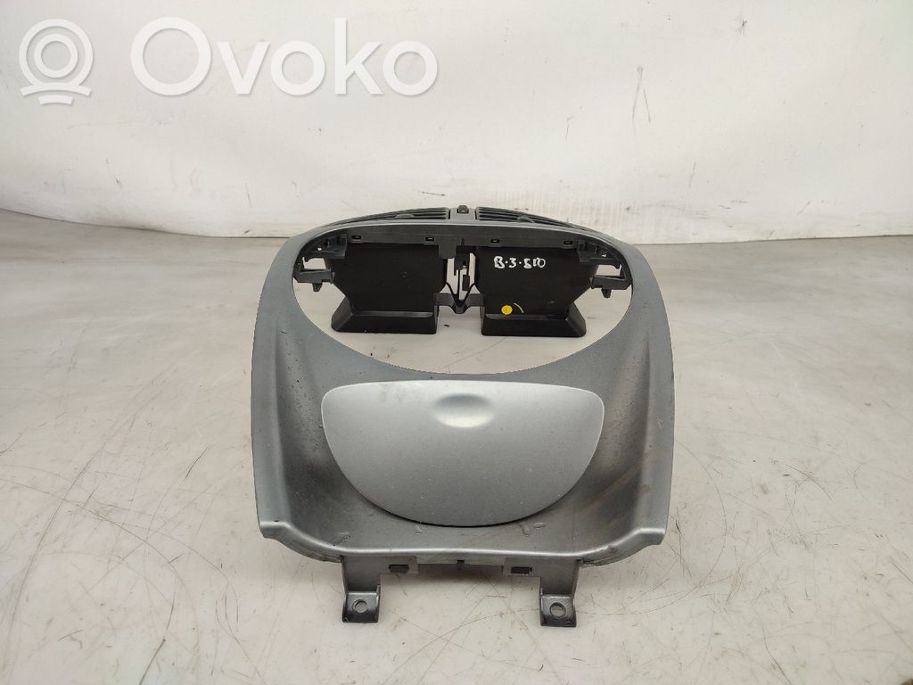 Citroen C5 Moldura de la unidad delantera de radio/GPS