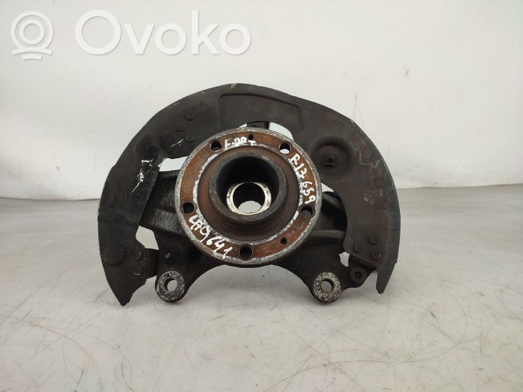 Peugeot 308 Front wheel hub spindle knuckle 