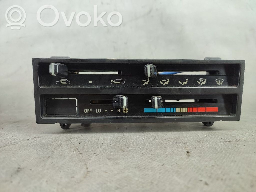 Toyota Corolla E90 Climate control unit 