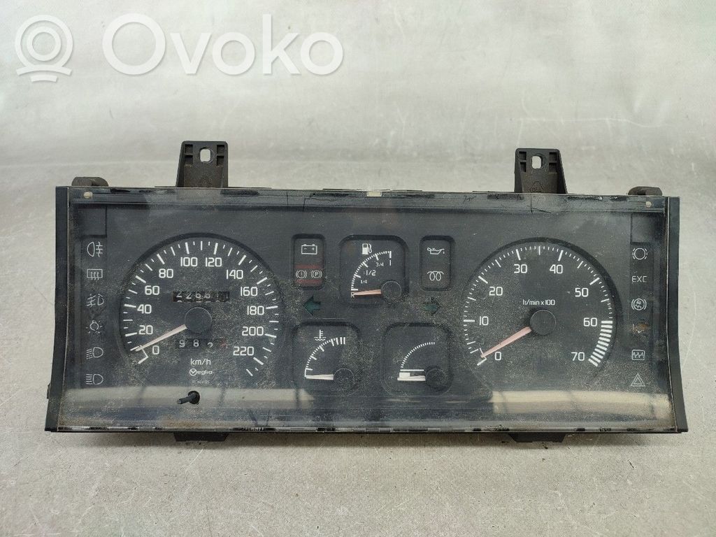 Renault Clio I Spidometrs (instrumentu panelī) 
