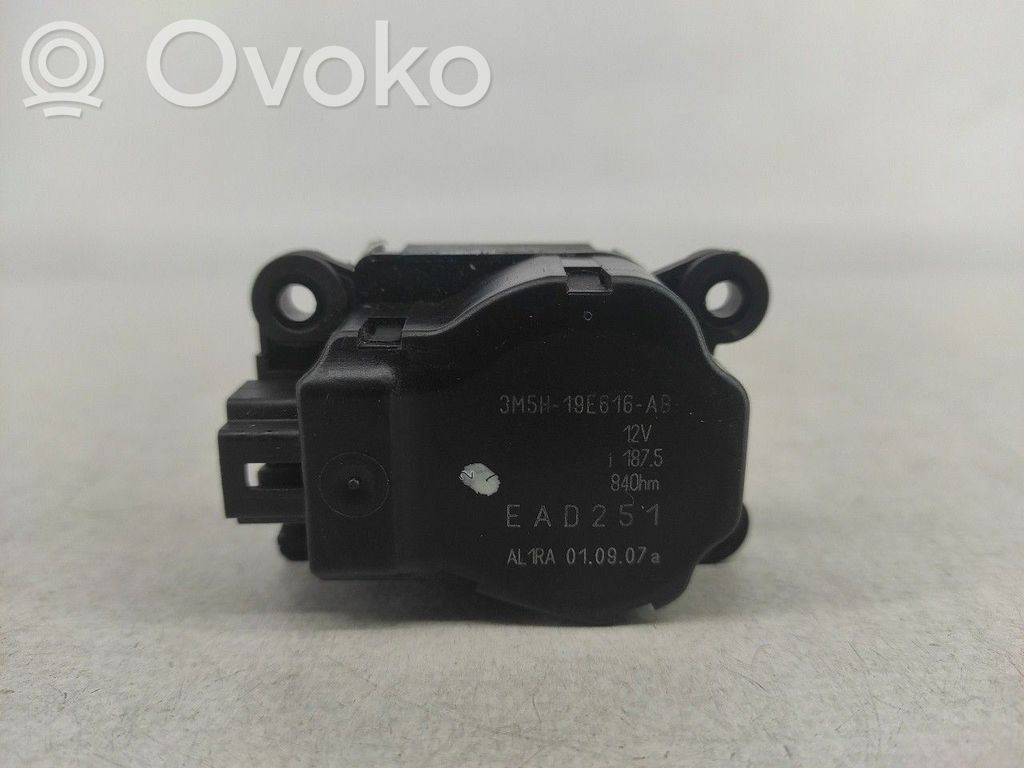 Oro sklendės varikliukas   3M5H19E616AB