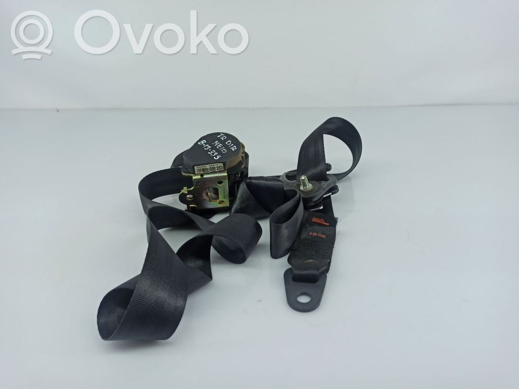Takaistuimen turvavyö   0402010,4200146