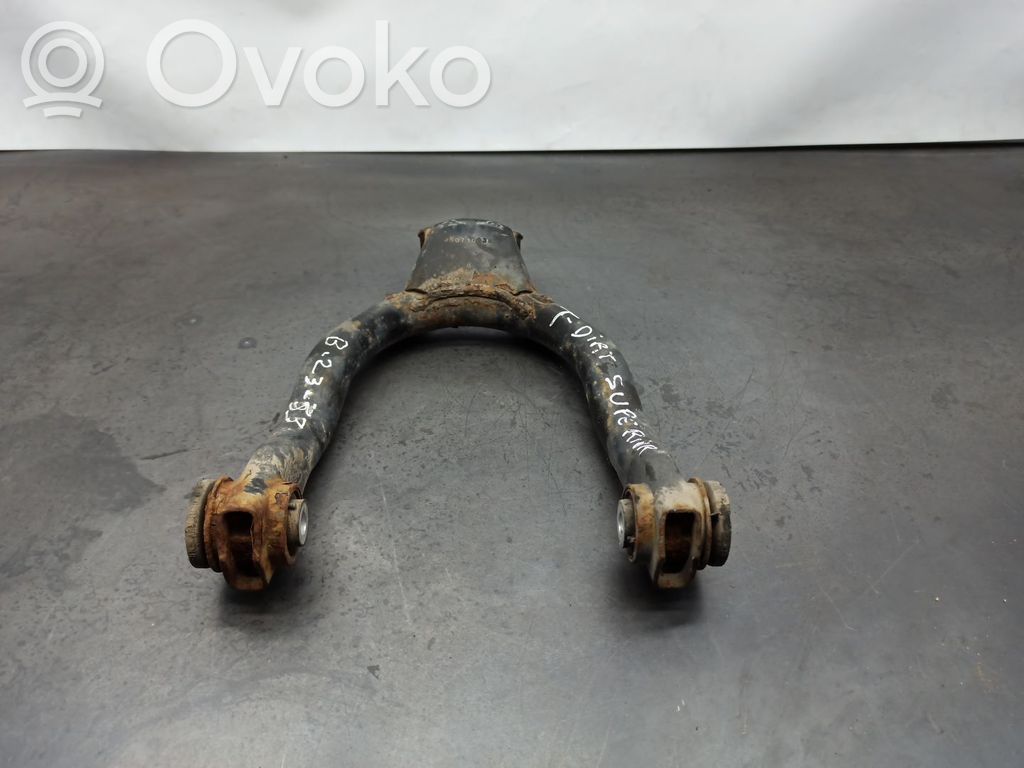 Brazo de suspensión trasero   350710035,8E0505323D