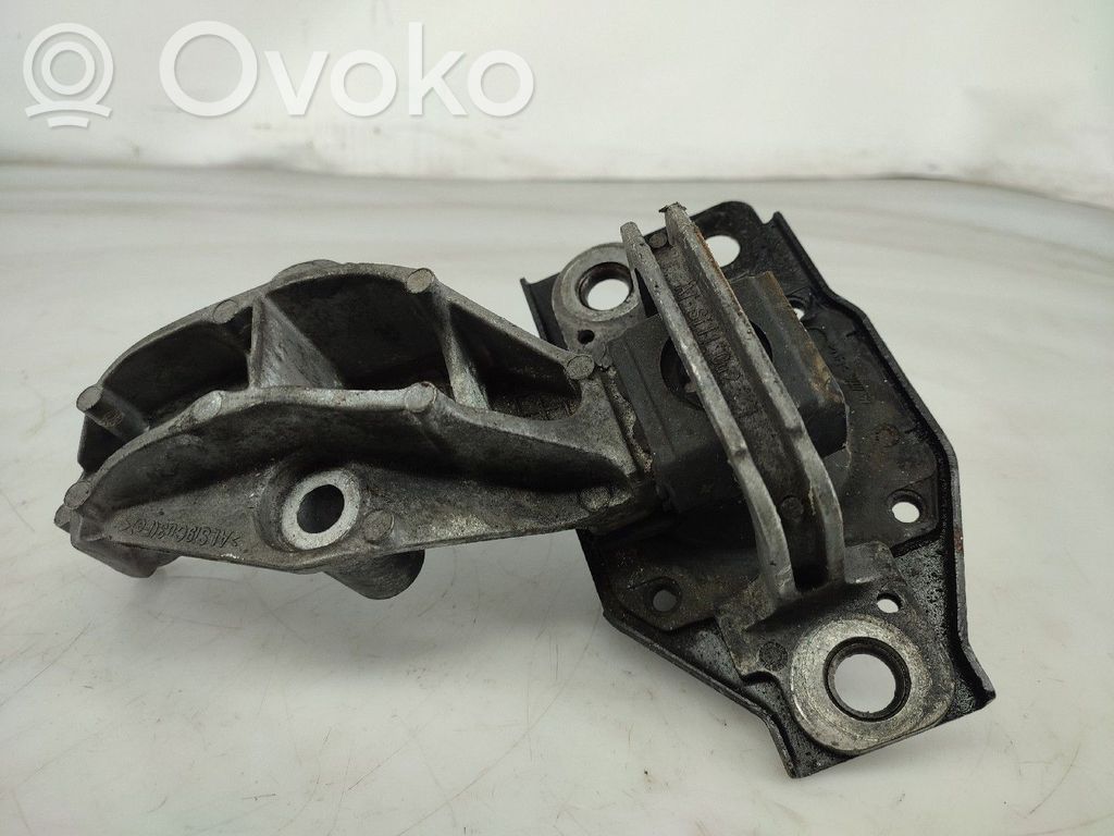 Soporte de montaje del motor